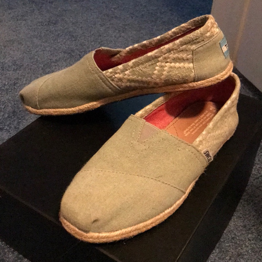 Tom’s Shoes